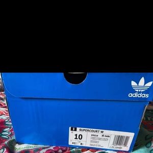 Adidas sneakers,seem abit big for me...size10W